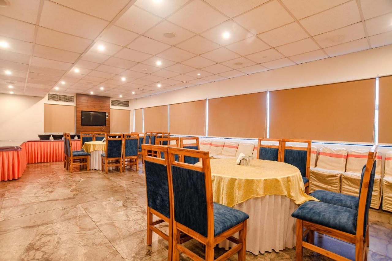 Fabhotel Blue Marine Indore Exteriör bild